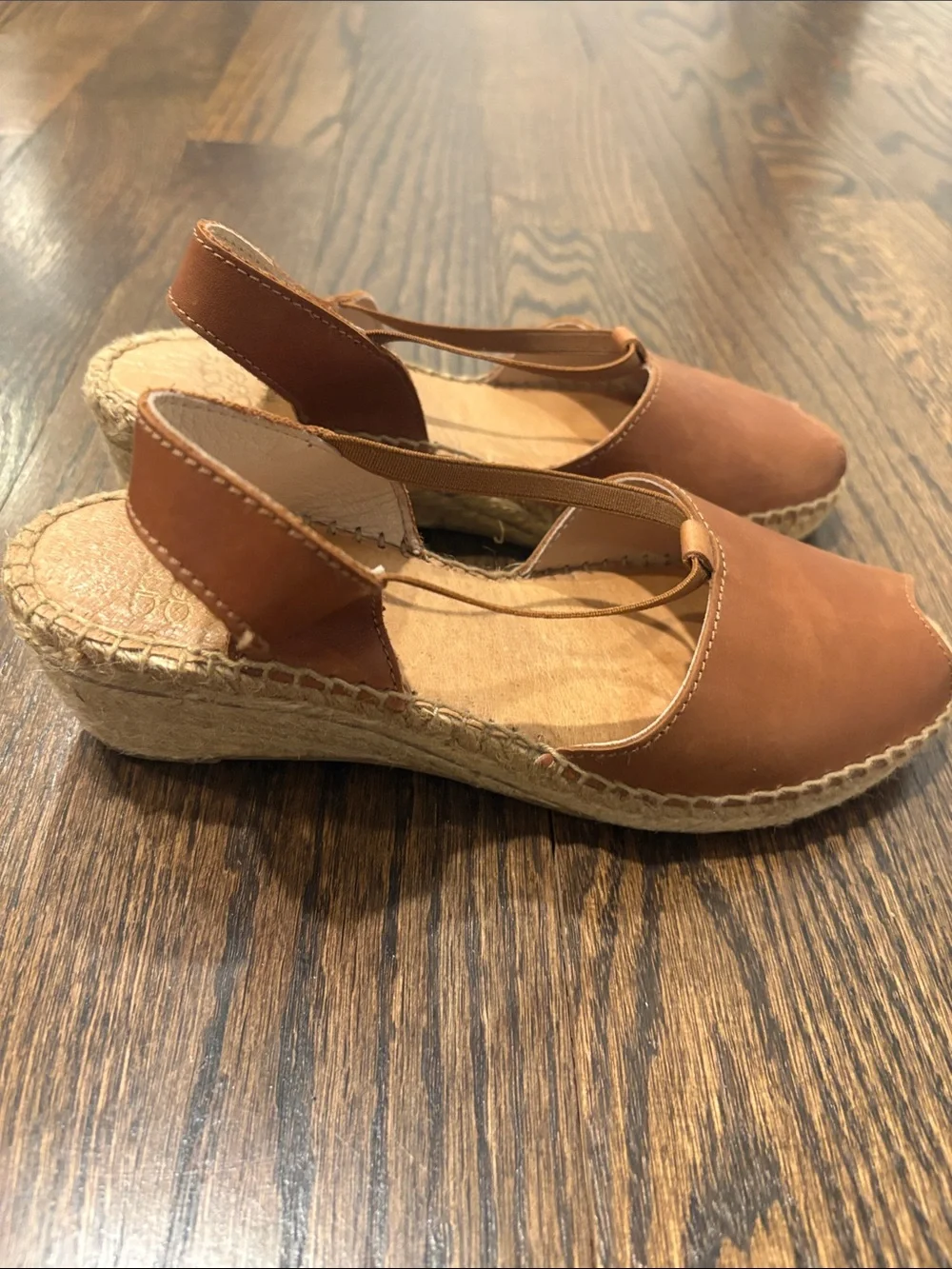 Andre Assous comfortable tan